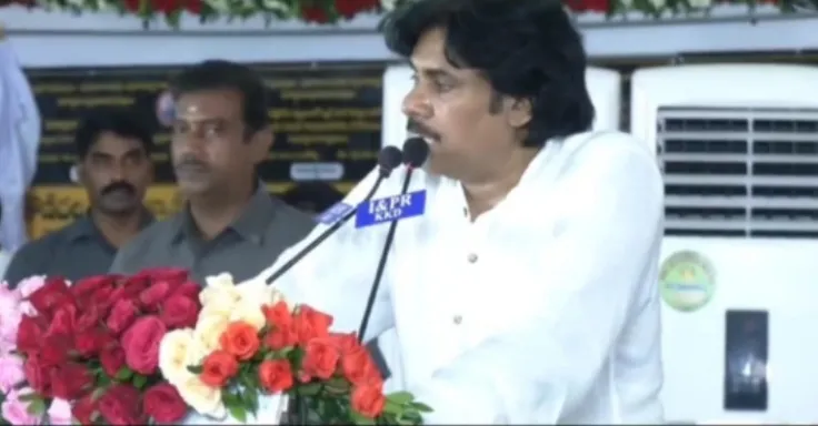 ముగిసిన ఏపీ కేబినెట్ సమావేశం

రిజర్వేషన్ల పై భేటీ అయిన కేబినెట్

కేబినెట్ సమావేశానికి జనసేన మంత్రులు గైర్హాజరు

హైదరాబాద