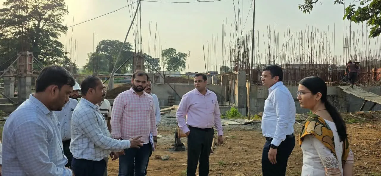 कलेक्टर श्री सिंह ने किया छीता खुदरी जल प्रदाय योजना के निर्माण कार्य का निरीक्षण