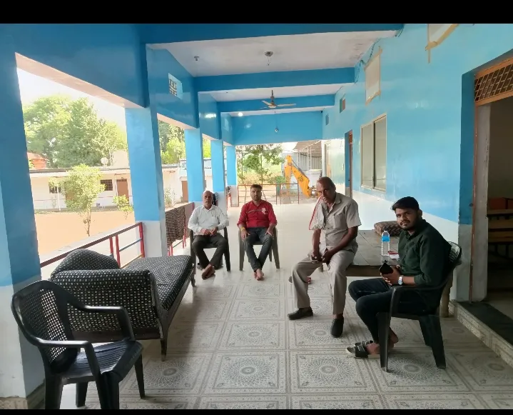 झांसी घाट में जनता सरकार मोर्चा की बैठक का आयोजन किया गया