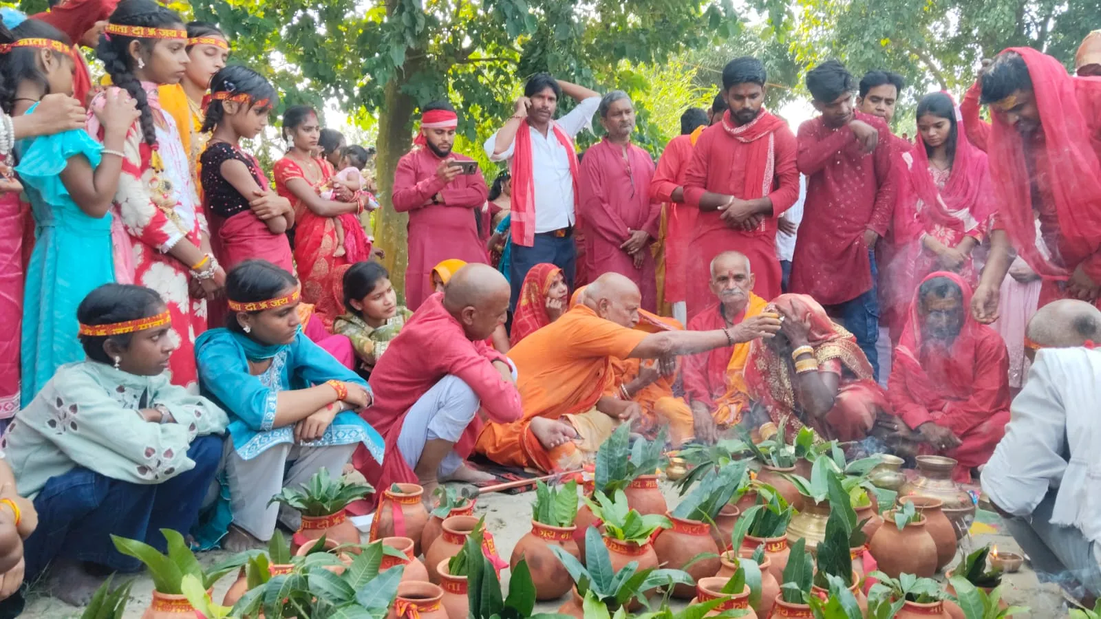 शिवहर में आस्था का महाकुंभ! 1100 कन्याओं की भव्य कलश यात्रा से गूंजा पूरा जिला, जय माता दी के जयकारों से भक्तिमय हुआ माह