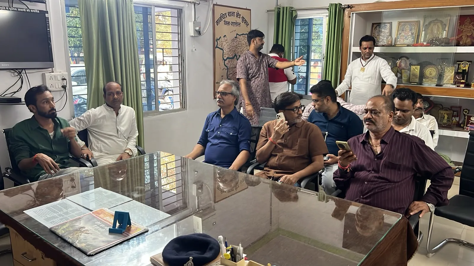Location shahdol पंडित कृष्णा मिश्रा पत्रकार शहडोल संभाग 

शहडोल 
जिले के बुढ़ार थाने अंतर्गत अवैध निर्माण की आड़ में पनपे