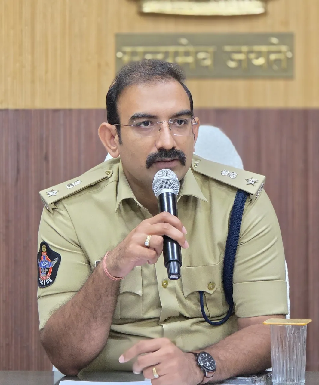 WhatsApp पर ‘YES/NO’ में जवाब देते समय सावधान रहें: SP तुषार डूडी
साइबर फ्रॉड से सावधान रहें – संदिग्ध मैसेज का जवाब न द