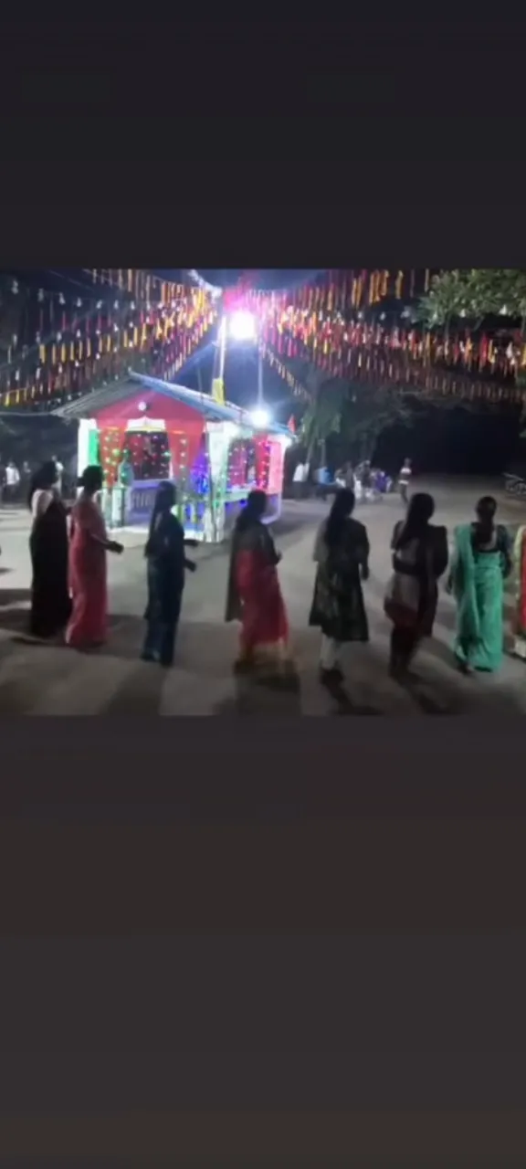 દમડુંગરી ગોસમયમાં મંદિર ગરબાના ફોટા સોશિયલ મીડિયામાં વાયરલ