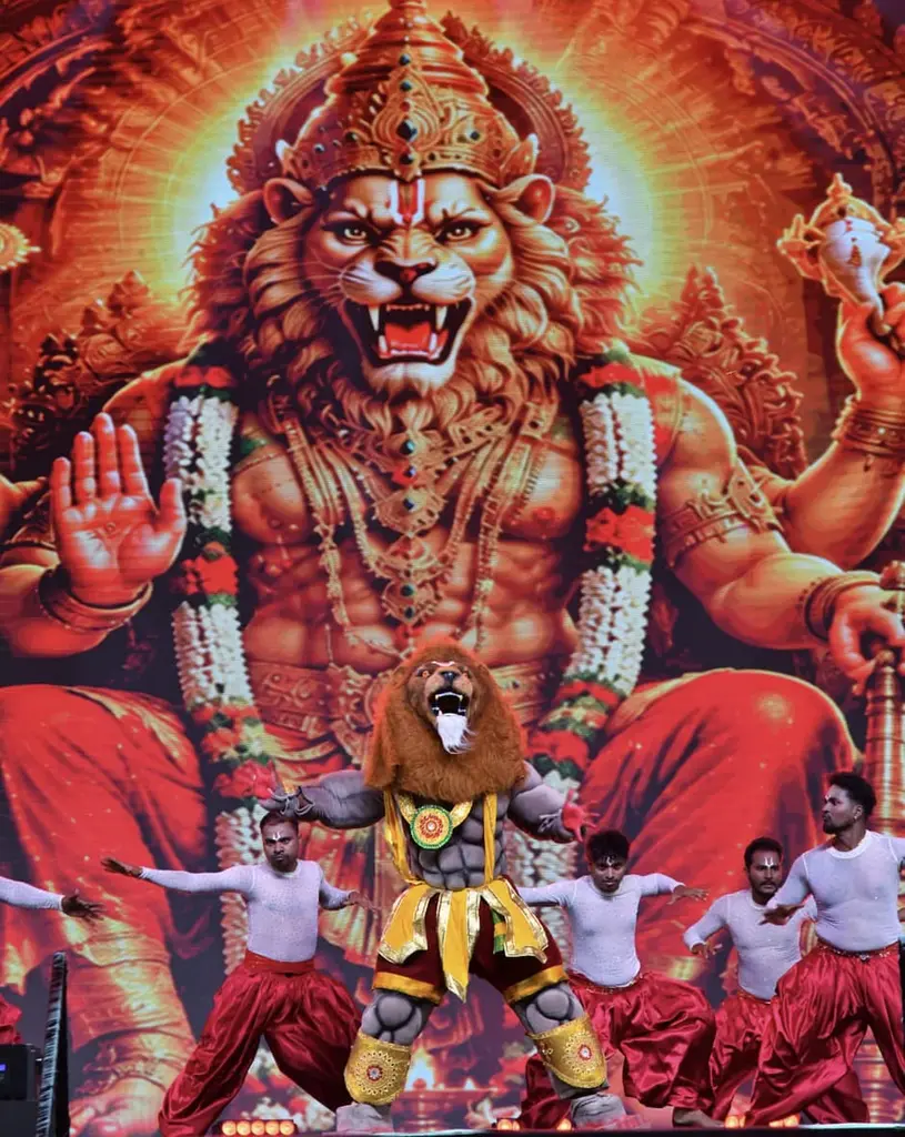 ముఖ్యమంత్రి చంద్రబాబు నాయుడు, తమిళనాడు సీఎం జోసెఫ్ విజయ్ విజయవాడ ఉత్సవ్ 2.0 వేడుకల్లో పాల్గొన్నారు. విజయవాడ పున్నమి ఘాట్