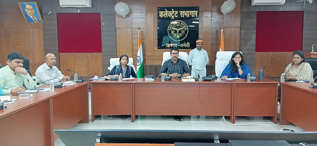 जनगणना-2027 की तैयारियों को लेकर डीएम ने की समीक्षा, समयबद्ध कार्य पूर्ण करने के दिए निर्देश।*