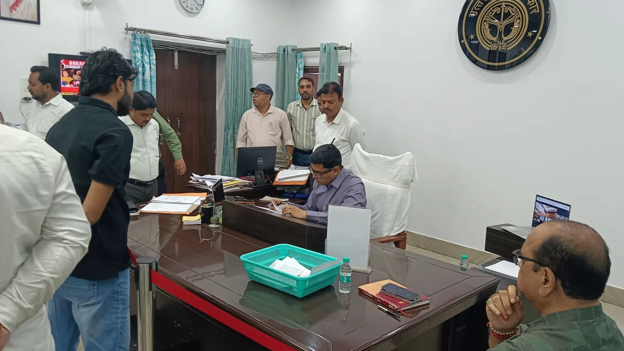 छुट्टा पशुओं के संरक्षण को लेकर डीएम सख्त, बीडीओ की तय होगी जिम्मेदारी
