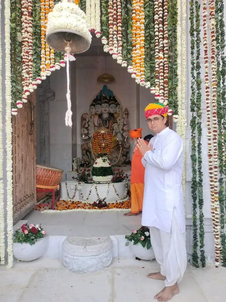 चौमूं पंचायत समिति वार्ड नंबर 4 से भाजपा प्रत्याशी बाबूलाल यादव ने किया जनसंपर्क, समस्याओं के समाधान का दिया आश्वासन