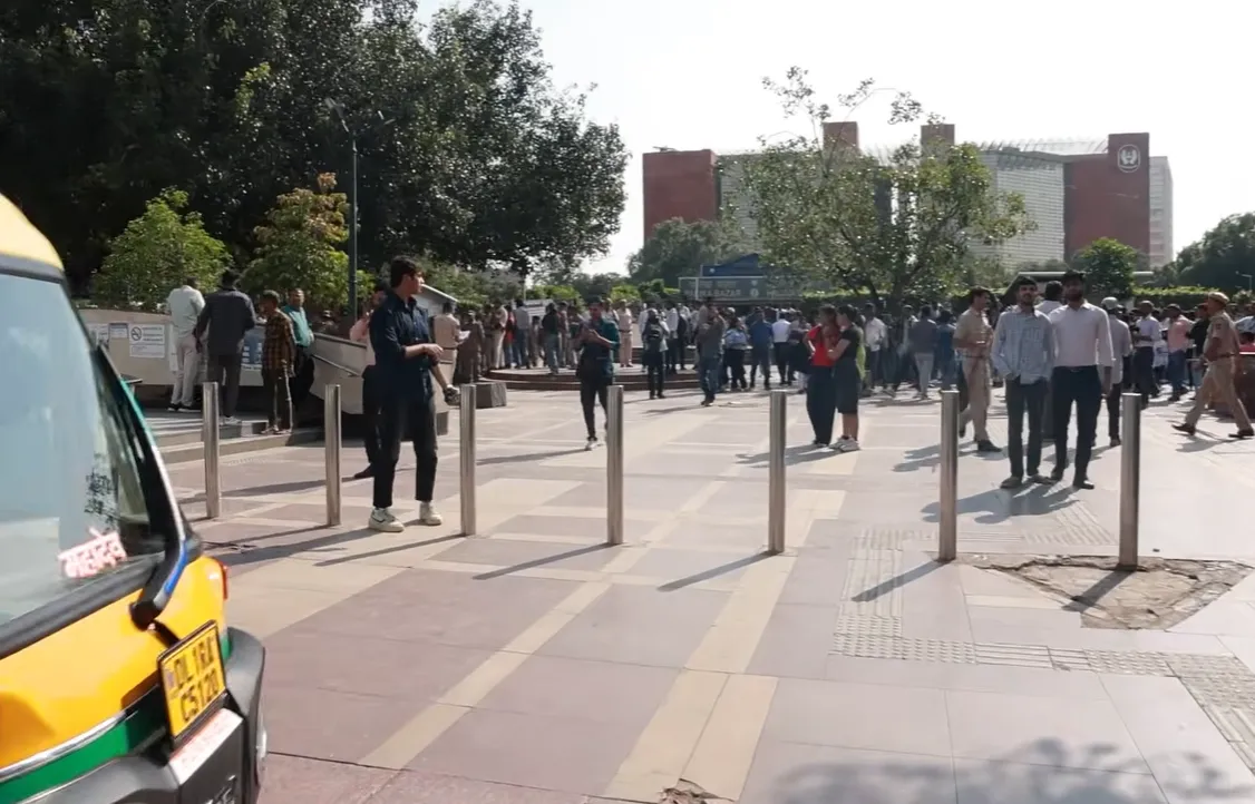 Abhijeet Dipke के घर पहुंची Delhi Police, Tiranga March से पहले Central Park बंद, अगला प्लान क्या