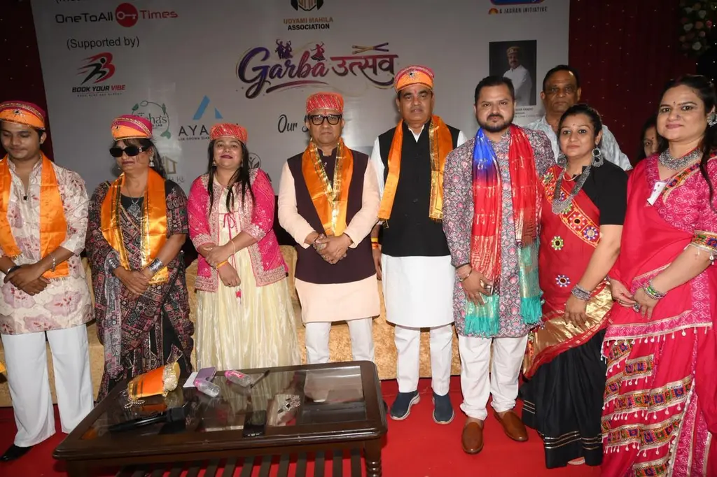 उद्यमी महिला मंडल संगठन द्वारा विशाल गरबे का आयोजन