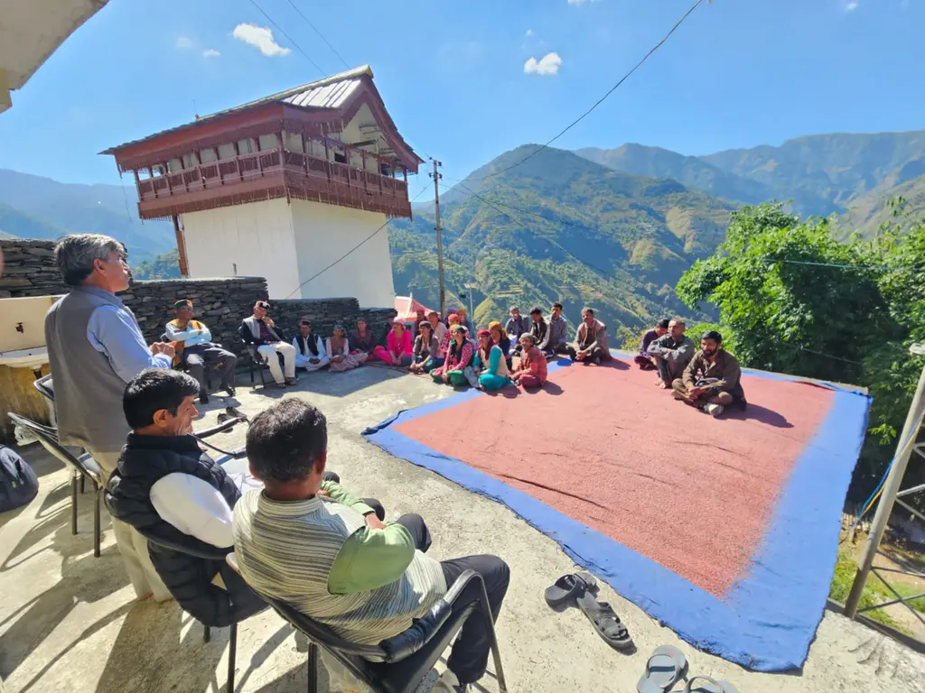 ग्राम पंचायत बडोल में प्राकृतिक खेती एवं पारंपरिक बीज संरक्षण पर जागरूकता शिविर आयोजित