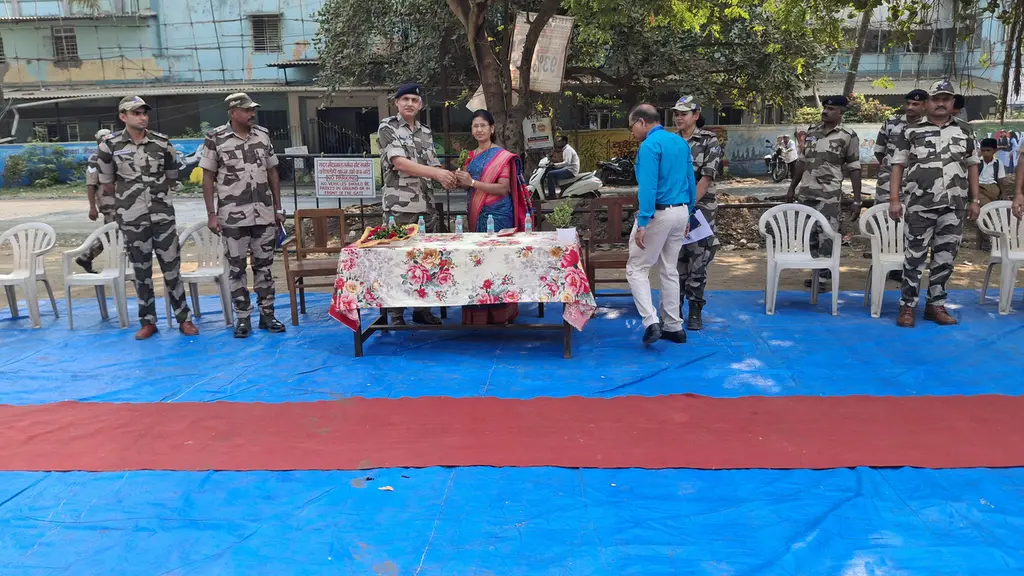 🚩 डहाणू एज्युकेशन ट्रस्टच्या संकुलात CISF कडून भव्य करिअर मार्गदर्शन, डॉग शो आणि अग्निसुरक्षा प्रात्यक्षिक संपन्न! 🐕