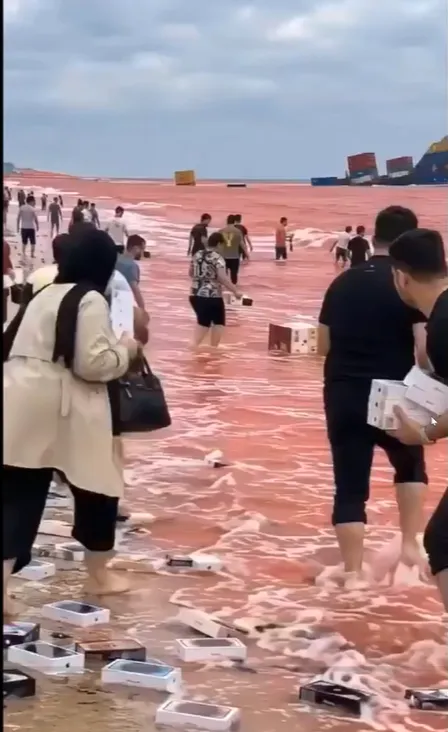 IRAN LOOTS IPHONES ON HORMUZ  Insane image Shock The World