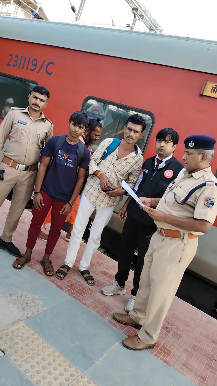 ભાવનગર મંડળના સતર્ક ટિકિટ ચેકિંગ સ્ટાફે બનાવટી ટિકિટોનો પર્દાફાશ કર્યો, બે વ્યક્તિઓ પકડાયા