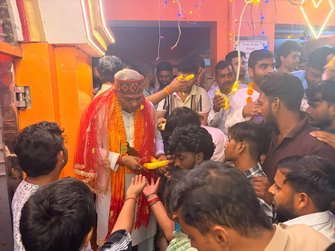 महाअष्टमी पर मां कालिका की आरती में शामिल हुए राजेश अग्रहरि, परिवार संग की पूजा-अर्चना