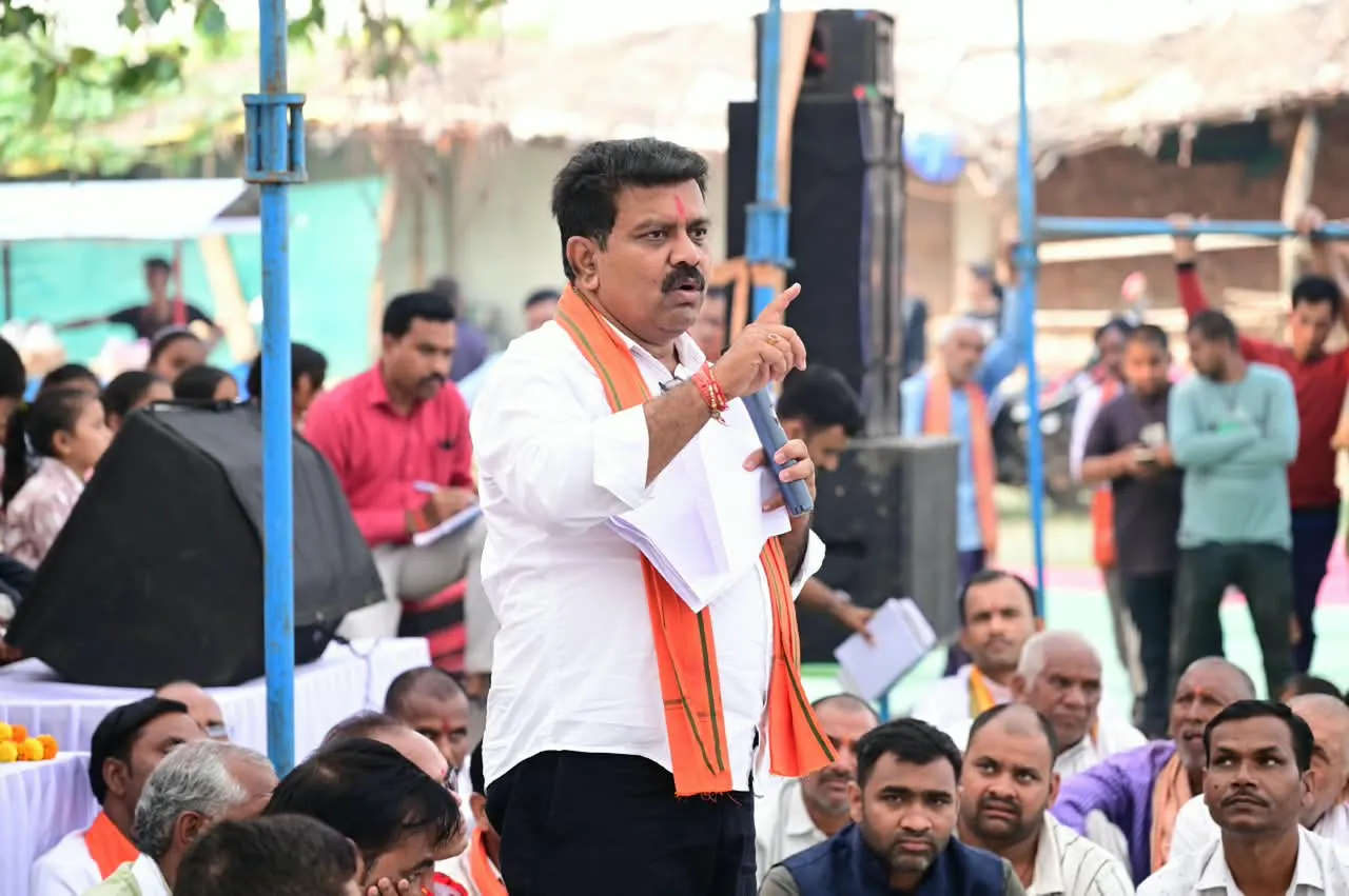उप मुख्यमंत्री विजय शर्मा ने तीन गांवों में 1.55 करोड़ के गौरव पथ का किया भूमिपूजन*