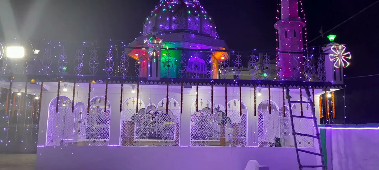 मिश्रौली जमन टोला में सुधानशाह बाबा के मजार पर चादरपोशी के साथ लगेगा मेला, ताहिर चिश्ती और शबनम वारसी के बीच होगा कौवाली