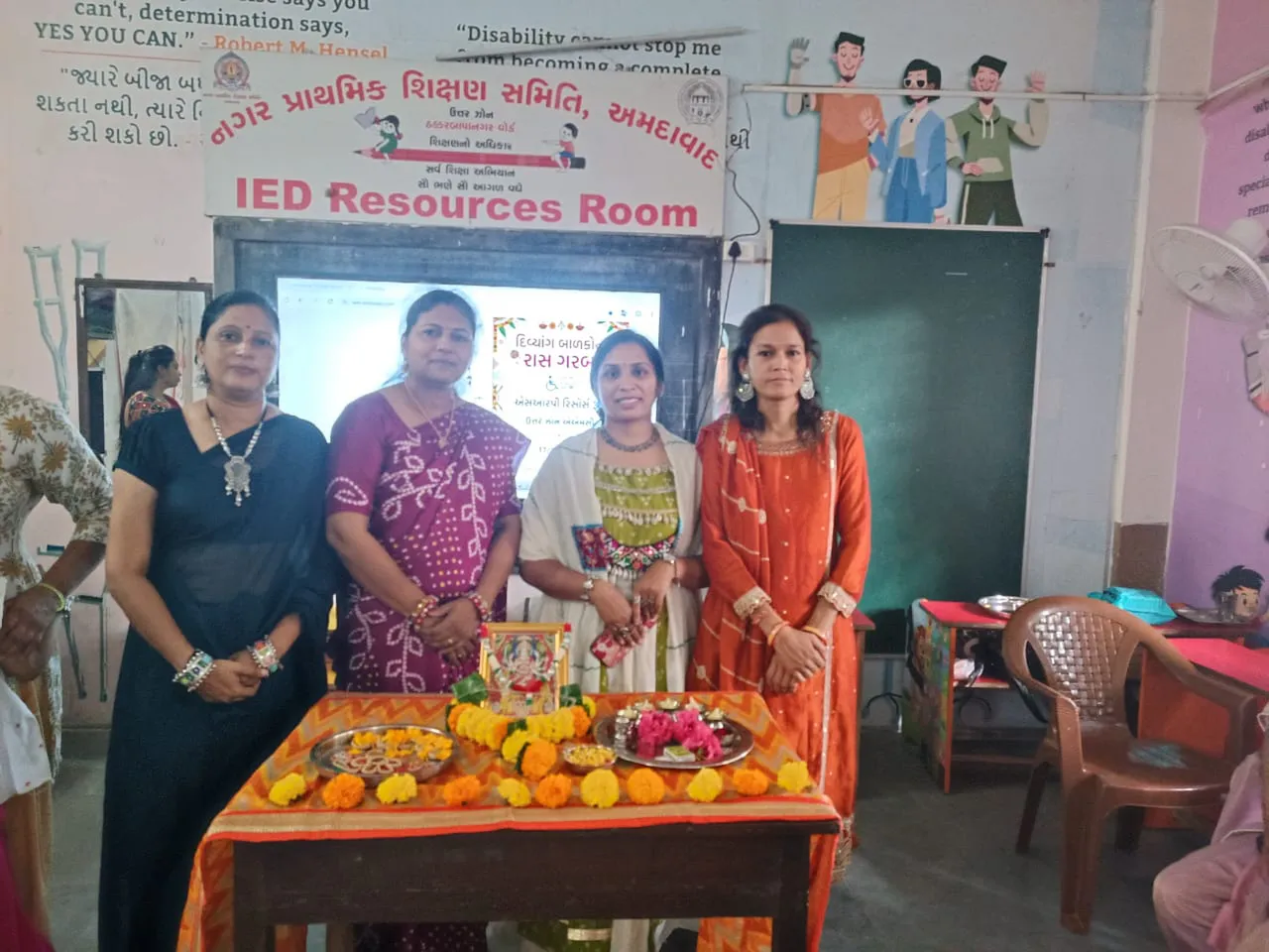 SRP અનૂપમ સ્કૂલમાં આરતી અને ગરબાનું ભવ્ય આયોજન, વિદ્યાર્થીઓ અને શિક્ષકોએ ઉત્સાહભેર ભાગ લીધો