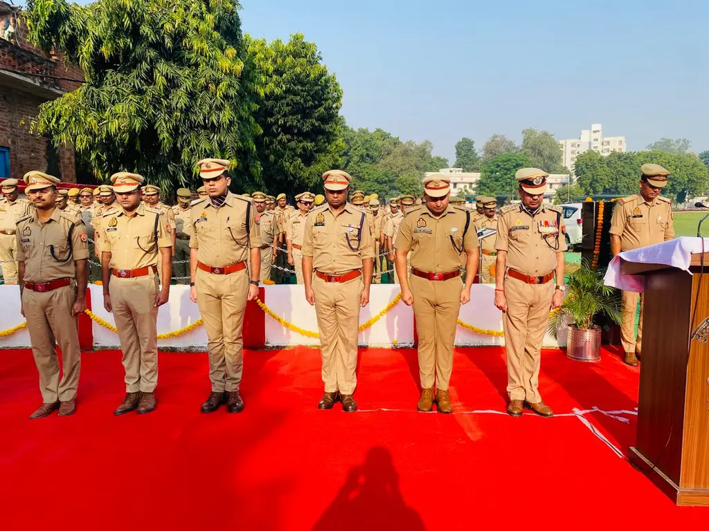उन्नाव पुलिस लाइन में मनाया गया पुलिस स्मृति दिवस, शहीदों के परिजनों को किया सम्मानित