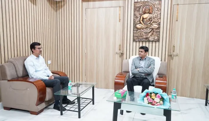 JAMSHEDPUR : जमशेदपुर परिसदन में शिष्टाचार भेंट