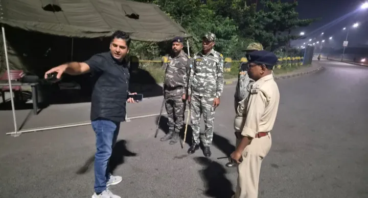 JAMSHEDPUR : अपराध पर अंकुश लगाने के लिए पुलिस का सख्त अभियान, कदमा और डोबो में सघन वाहन जांच