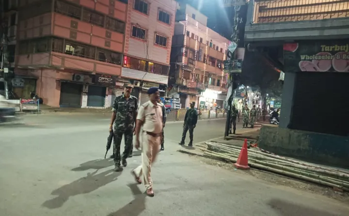 JAMSHEDPUR : बर्मामाइंस, टेल्को, साकची एवं गोलमुरी में रात्रि पैदल गश्ती कर सुरक्षा व्यवस्था को किया गया सुदृढ़