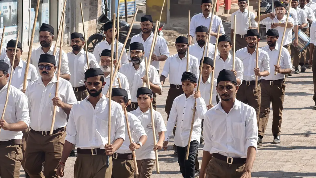 રાજુલામાં રાષ્ટ્રીય સ્વયંસેવક સંઘ (RSS) દ્વારા ભવ્ય પથસંચલન અને નગરયાત્રાનું આયોજન