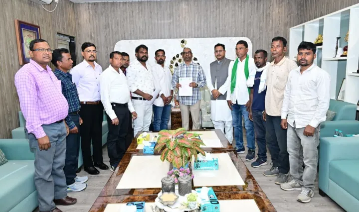 RANCHI : मुख्यमंत्री हेमन्त सोरेन से मुंडा समाज के एक प्रतिनिधिमंडल ने की मुलाकात
