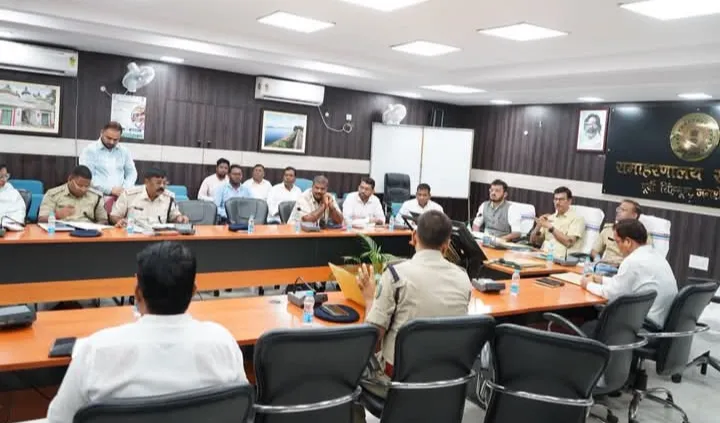 JAMSHEDPUR : नशे के अवैध कारोबार पर प्रशासन सख्त, 10 हॉटस्पॉट पर बढ़ेगी निगरानी