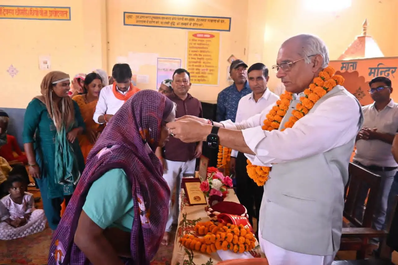 महर्षि वाल्मीकि जयंती पर स्वास्थ्य शिविर में मरीजों की हुई जांच