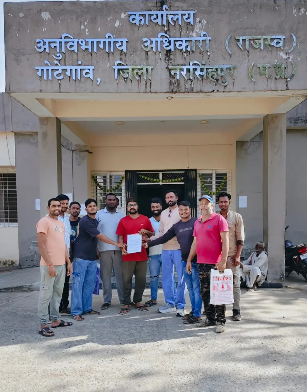 प्रधानमंत्री आवास का लाभ नहीं मिलने पर हितग्राहियों ने एसडीएम को सौंपा ज्ञापन
