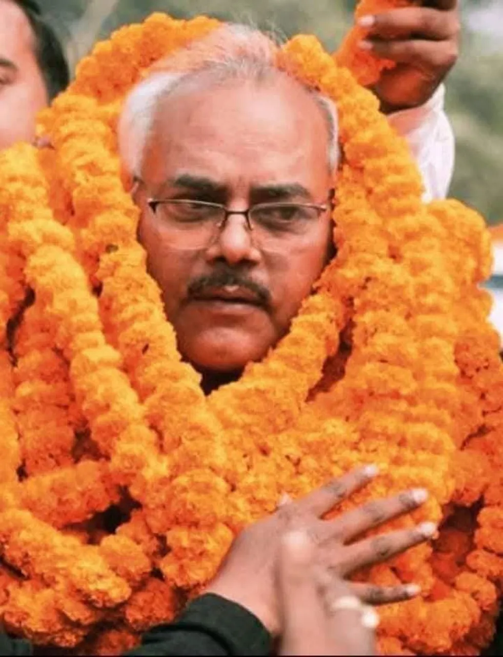 वाराणसी खण्ड शिक्षक MLC चुनाव में समाजवादी परिवार के प्रत्याशी लाल बिहारी यादव जी चुनाव जीत गए कार्यकर्ताओं में जश्न मना