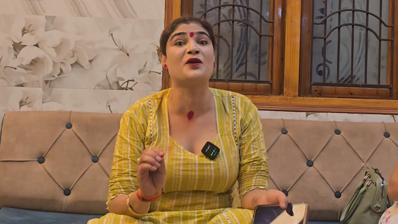 बिजनौर में किन्नर समाज के इलाकों को लेकर विवाद गहराया, रानी पर लाखों रुपए लेकर इलाका बेचने का आरोप।