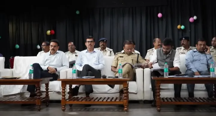 JAMSHEDPUR : झारखंड शिक्षक पात्रता परीक्षा-2026 को लेकर उपायुक्त ने की ब्रीफिंग, 93 केंद्रों पर होगी परीक्षा