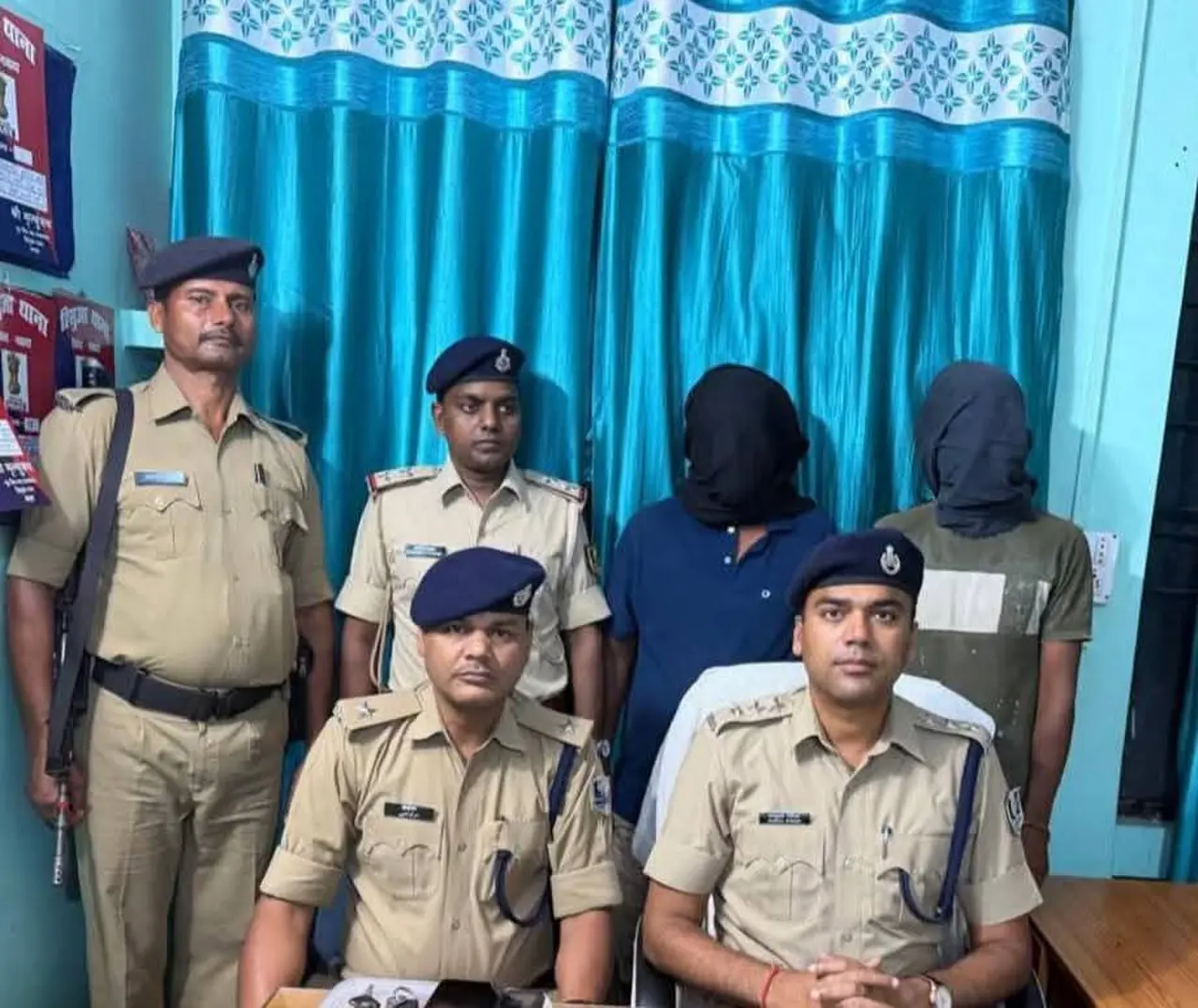 हिसुआ में स्वर्ण व्यवसाई से लूट मामले में दो गिरफ्तार, अन्य का तलाश जारी.