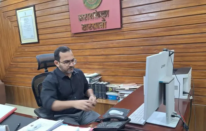 SARAIKELA : अवैध खनन और खनिजों के अवैध परिवहन पर सख्ती के निर्देश, जिला खनन टास्क फोर्स की बैठक आयोजित