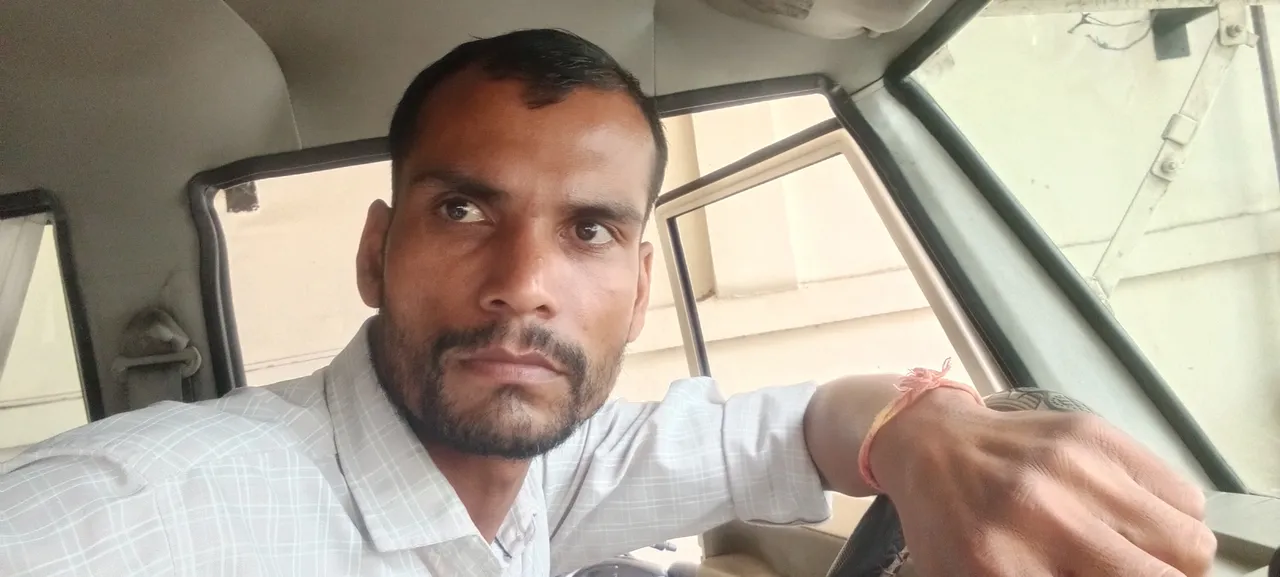 🚨 विशेष रिपोर्ट: डिग्री हाथ में, लेकिन रोजगार नहीं! मजबूरी में ड्राइवर बने पढ़े-लिखे युवाओं के भविष्य को कौन देगा नई उड
