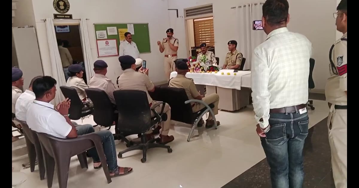 नई जिम्मेदारी की ओर बढ़े ACP आदित्य राज सिंह ठाकुर एवं निरीक्षक नीरज वर्मा