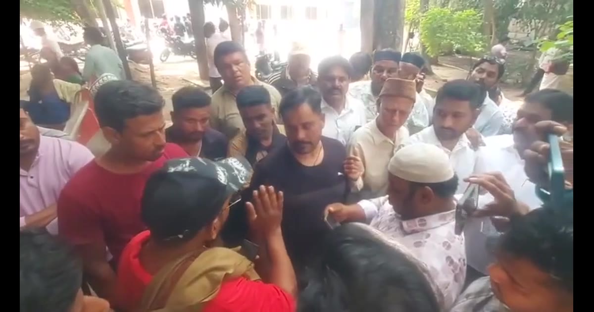 Hyderabad: 200 Ki Note Ke Chillar ke Masle Per Char Bachoon Ke Baap Auto Driver Ka Vattepally Falaknuma Mein Qatl #Telan