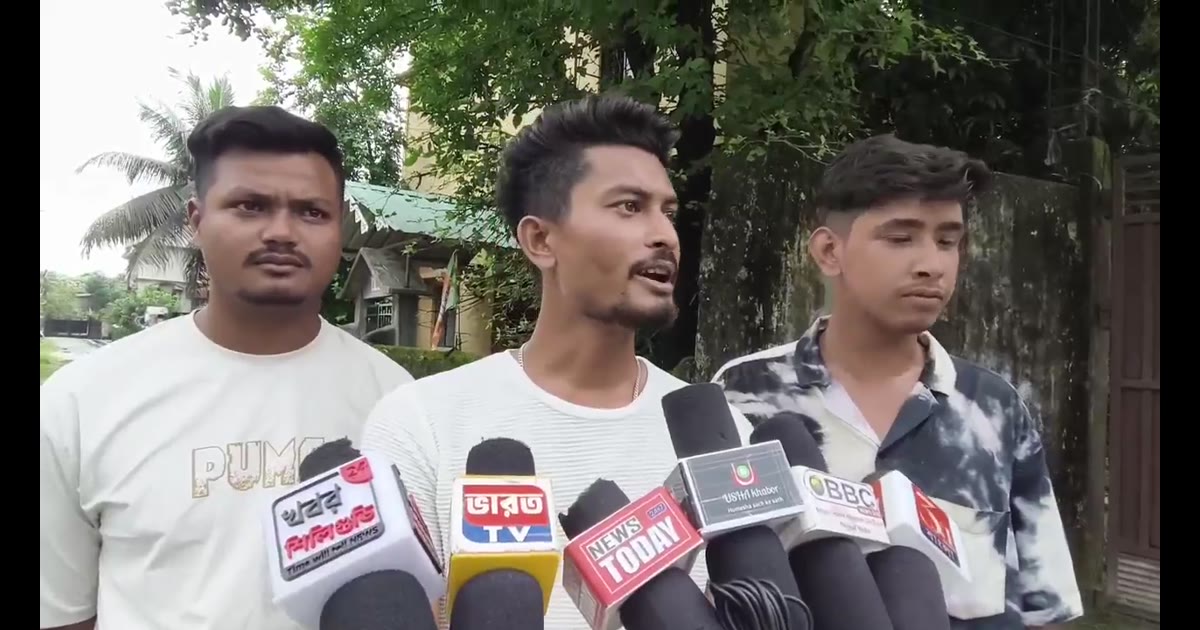 नदी का प्राकृतिक मार्ग बदलकर मकान निर्माण का आरोप, जलभराव से पवित्र नगर के निवासी परेशान