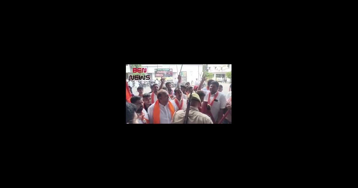 मुरादाबाद,सम्भल स्थित हरिहर मंदिर आंदोलन को चलाने वाले शिवसेना उद्धव गुट पदाधिकारियों का DM को ज्ञापन