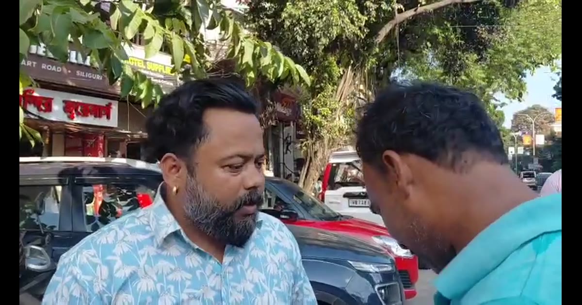 बिना टेंडर सेवक रोड पर पार्किंग शुल्क वसूली का आरोप, उठ रहे हैं कई सवाल