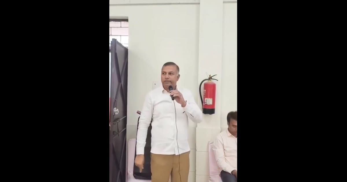 छतरपुर में वनभूमि पर कथित कब्जे के खिलाफ पंचायतें, आप नेता नरेश त्यागी ने उठाई आवाज