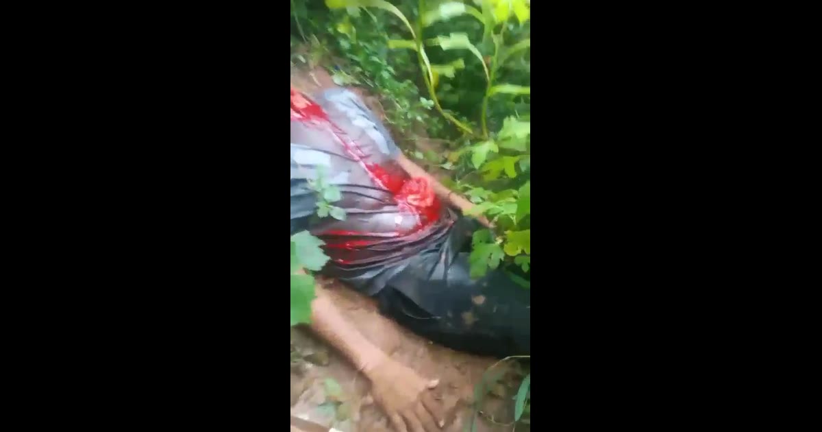 தொழிலில் நஷ்டம் காரணமாக குன்னூர் மலைப்பாதையில் கத்தியால் குத்திக்கொண்டு சென்னை நகை வியாபாரி தற்கொலை முயற்சி