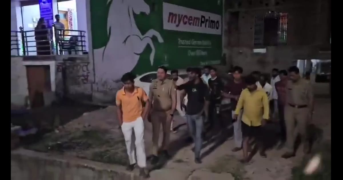 जालौन

जालौन में फोनपे से भुगतान का झांसा देकर दुकानदारों से ठगी करने वाला युवक पकड़ा गया