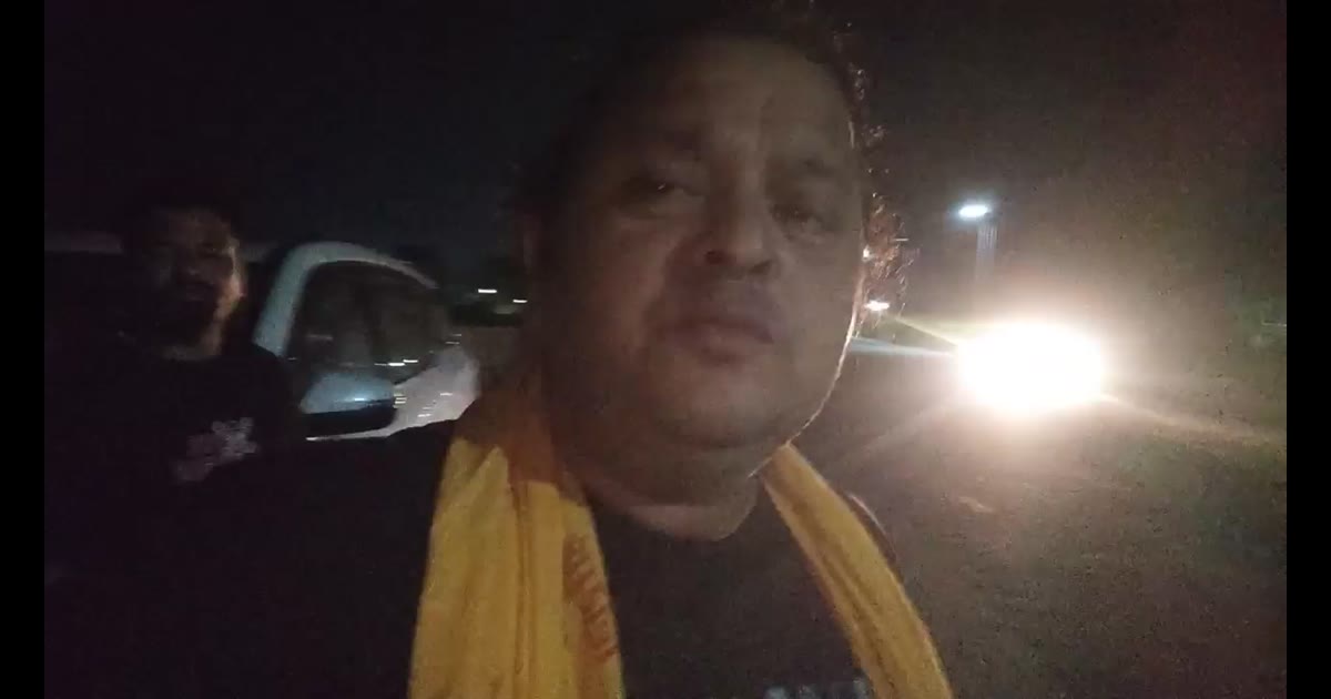 Bajrang dal ranipokhari ki team go taskaro ki gadi pakdane ke liye road par