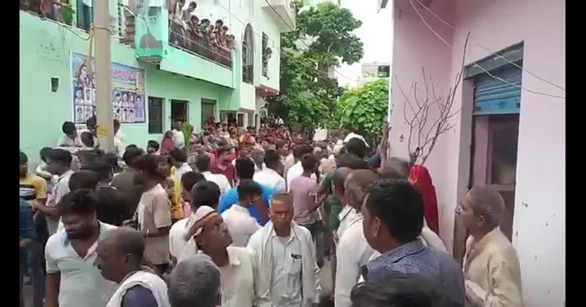 आगरा ब्रेकिंग न्यूज़ 
एत्मादपुर में दर्दनाक घटना: एक ही घर में फंदे पर मिले युवक-युवती के शव