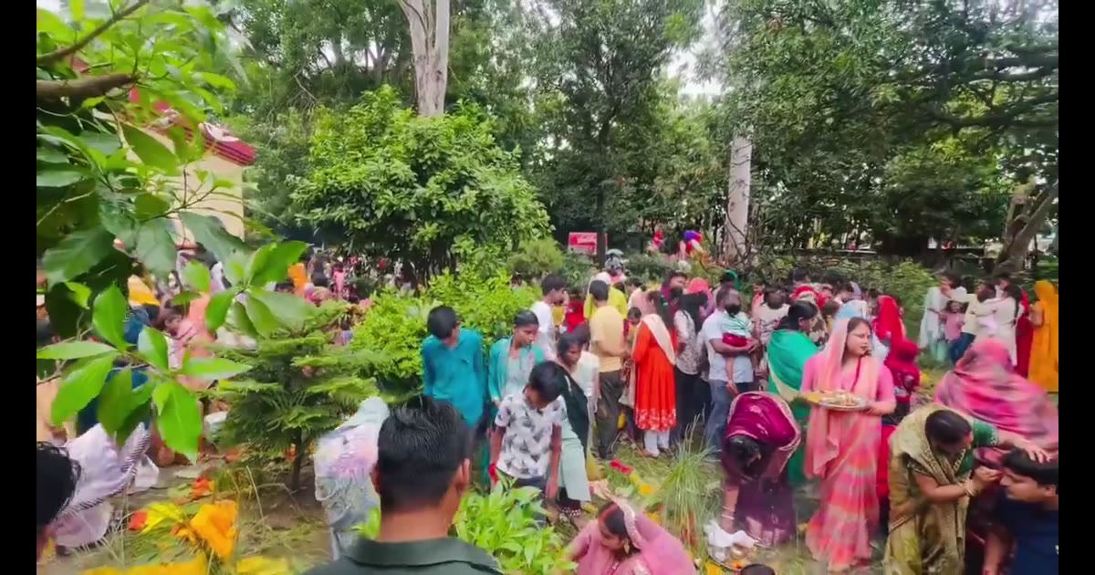 हल षष्ठी व्रत पर दिखा मां की ममता और आस्था का अद्भुत संगम