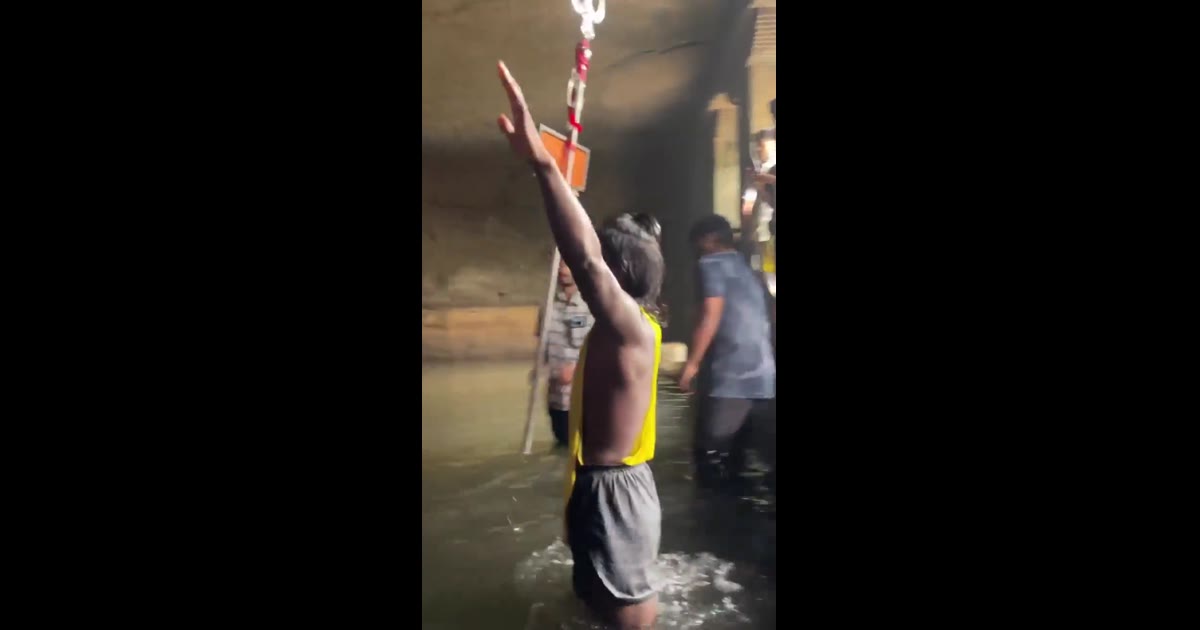 हरिश्चंद्रगढ़ किले पर स्थित केदारेश्वर गुफा के चार खंभे सत्ययुग त्रेतायुग द्वापरयुग और कलयुग के प्रतीक हैं ये में कर राह