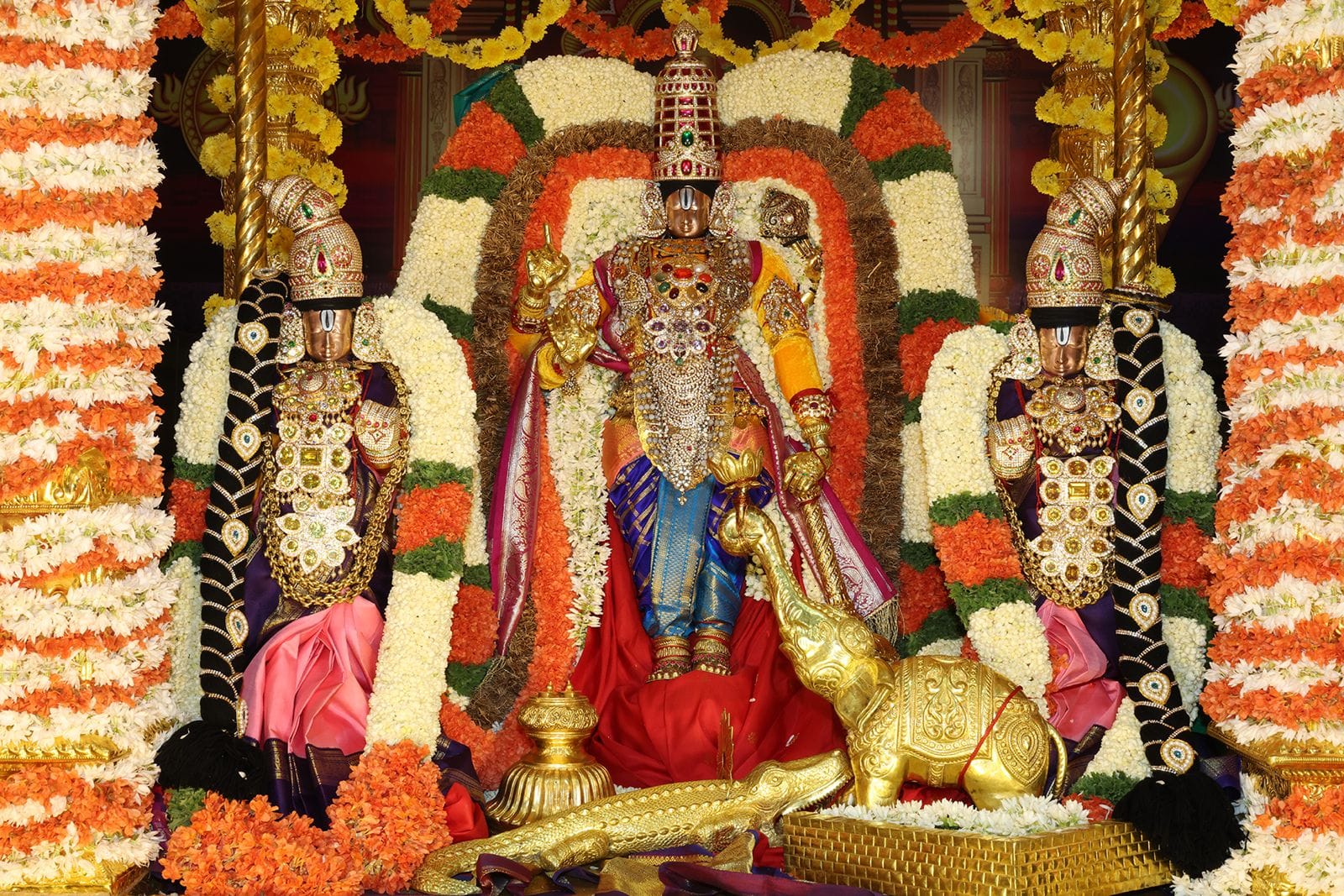 సర్వభూపాల వాహనంపై గజేంద్ర మోక్ష అలంకారంలో శ్రీమలయప్ప అభయం భక్తులను అలరించిన వైభవోపేత వాహనసేవ – మాడ వీధుల్లో ఆధ్యాత్మిక సందడి