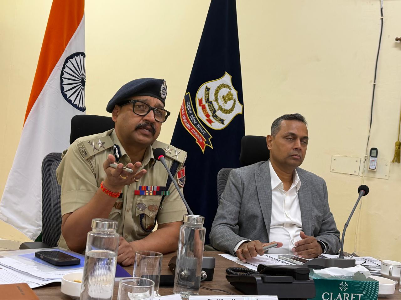 राजस्थान में नशे के खिलाफ कार्रवाई तेज करने की तैयारी! जयपुर में नारकोटिक्स कंट्रोल ब्यूरो यानी NCB की तृतीय त्रैमासिक संयुक्त समन्वय समिति की बैठक आयोजित हुई। बैठक में NCB, राजस्थान पुलिस, ANTF सहित विभिन्न केंद्रीय और राज्य एजेंसियों के अधिकारियों ने हिस्सा लिया। बैठक में मादक पदार्थों की तस्करी, ड्रग्स बनाने वाली गुप्त प्रयोगशालाओं, विदेशी पार्सलों के जरिए ड्रग्स की तस्करी और तस्करी नेटवर्क को खत्म करने पर चर्चा की गई। साथ ही, नशा मुक्ति केंद्रों की स्थिति और नशा मुक्त भारत अभियान की समीक्षा भी की गई। बैठक में सभी एजेंसियों ने नशे के खिलाफ संयुक्त कार्रवाई और सूचना साझा करने को मजबूत करने की प्रतिबद्धता जताई।